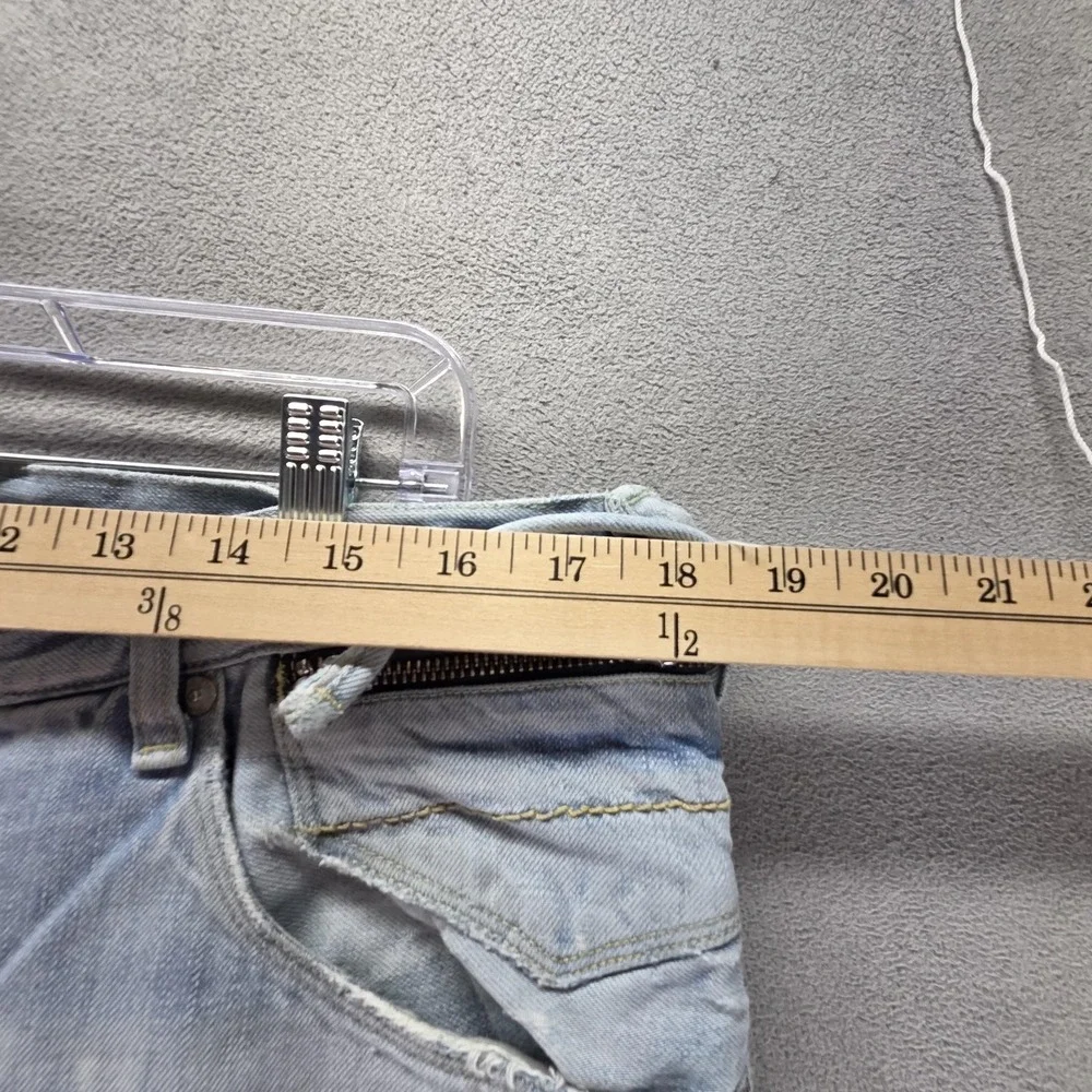 VTG Levis Engineered Jeans Mens Blue Twisted Light Wash Altered Hem Fits 36x30